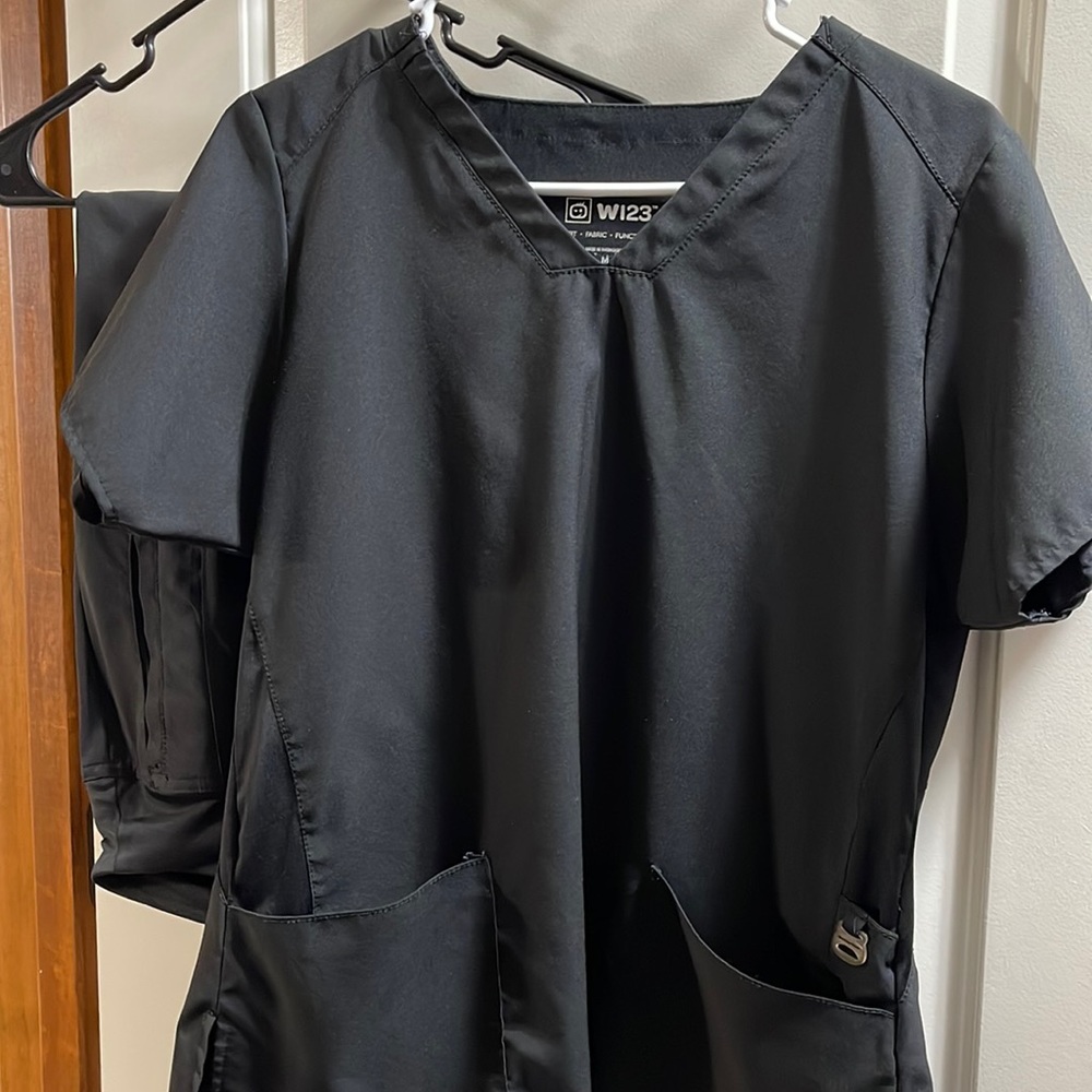 Women’s Scrub Set